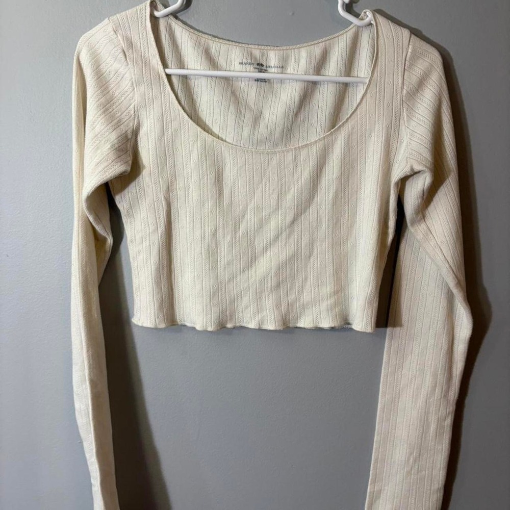 brandy‎ melville cream long sleeve crop top